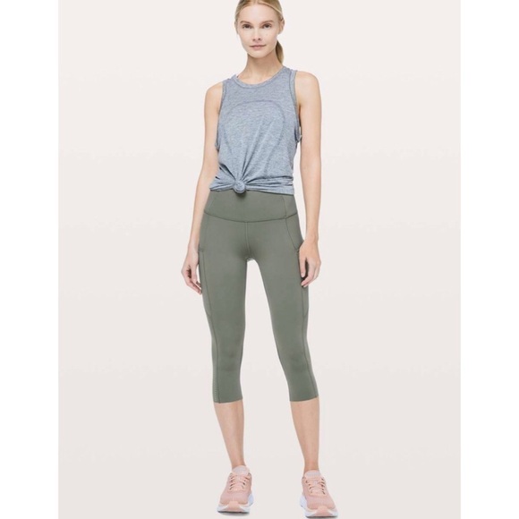 Lululemon Fast & Free Crop ll Grey Sage Nulux 4 flawless - Picture 2 of 11
